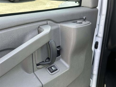 Used 2024 Chevrolet Express 2500 w/ Driver Convenience Package image 15