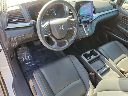 Used 2024 Honda Odyssey EX-L image 13