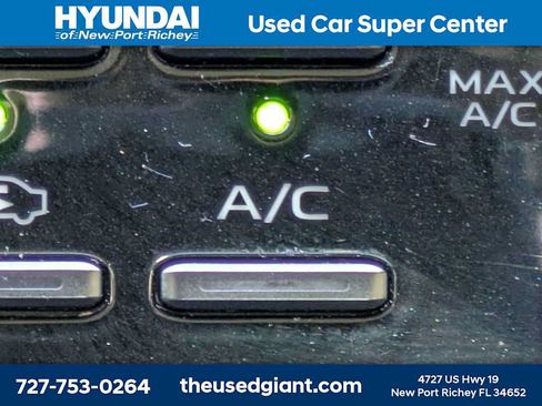Used 2018 Toyota Camry LE FWD image 22