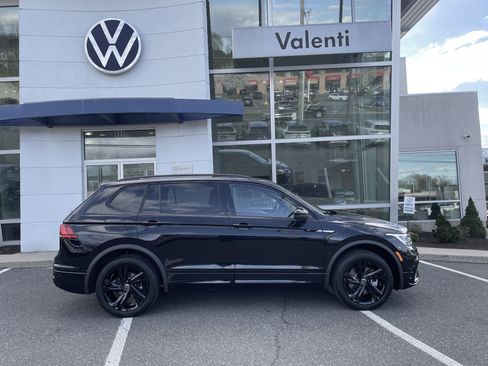 Certified 2024 Volkswagen Tiguan SE R-Line AWD/4WD image 3
