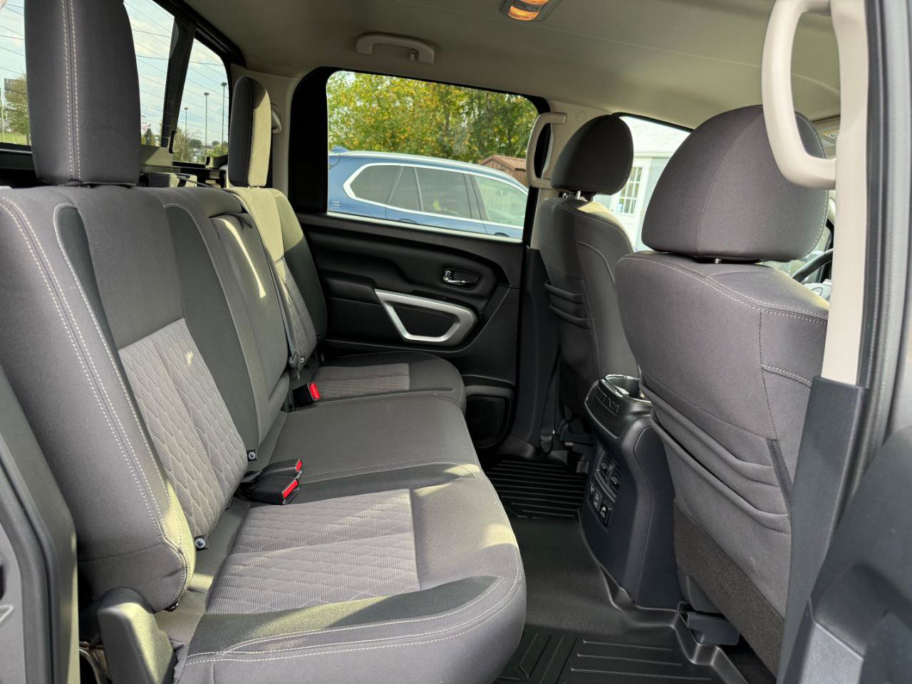 Used 2020 Nissan Titan SV w/ SV Convenience Package AWD/4WD image 29