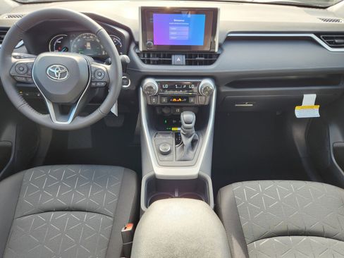 New 2025 Toyota RAV4 XLE image 7