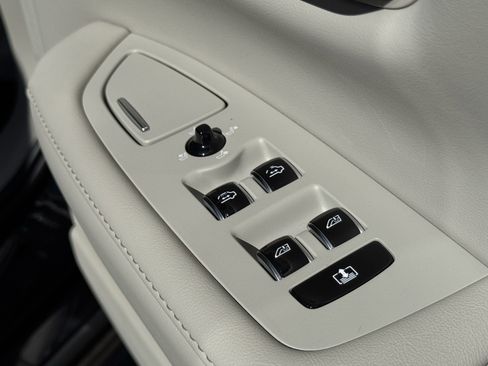 Used 2024 Volvo S90 T8 Ultimate w/ Lounge Package image 47