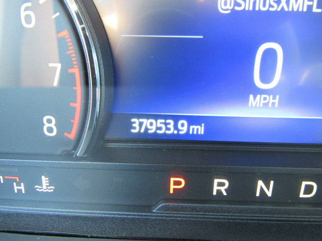 Used 2022 Ford Explorer XLT w/ Equipment Group 202A AWD/4WD image 24