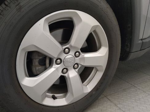 Used 2020 Jeep Compass Latitude FWD image 31