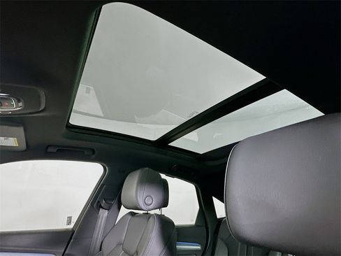 Used 2021 Audi Q5 Prestige w/ Prestige Package image 11