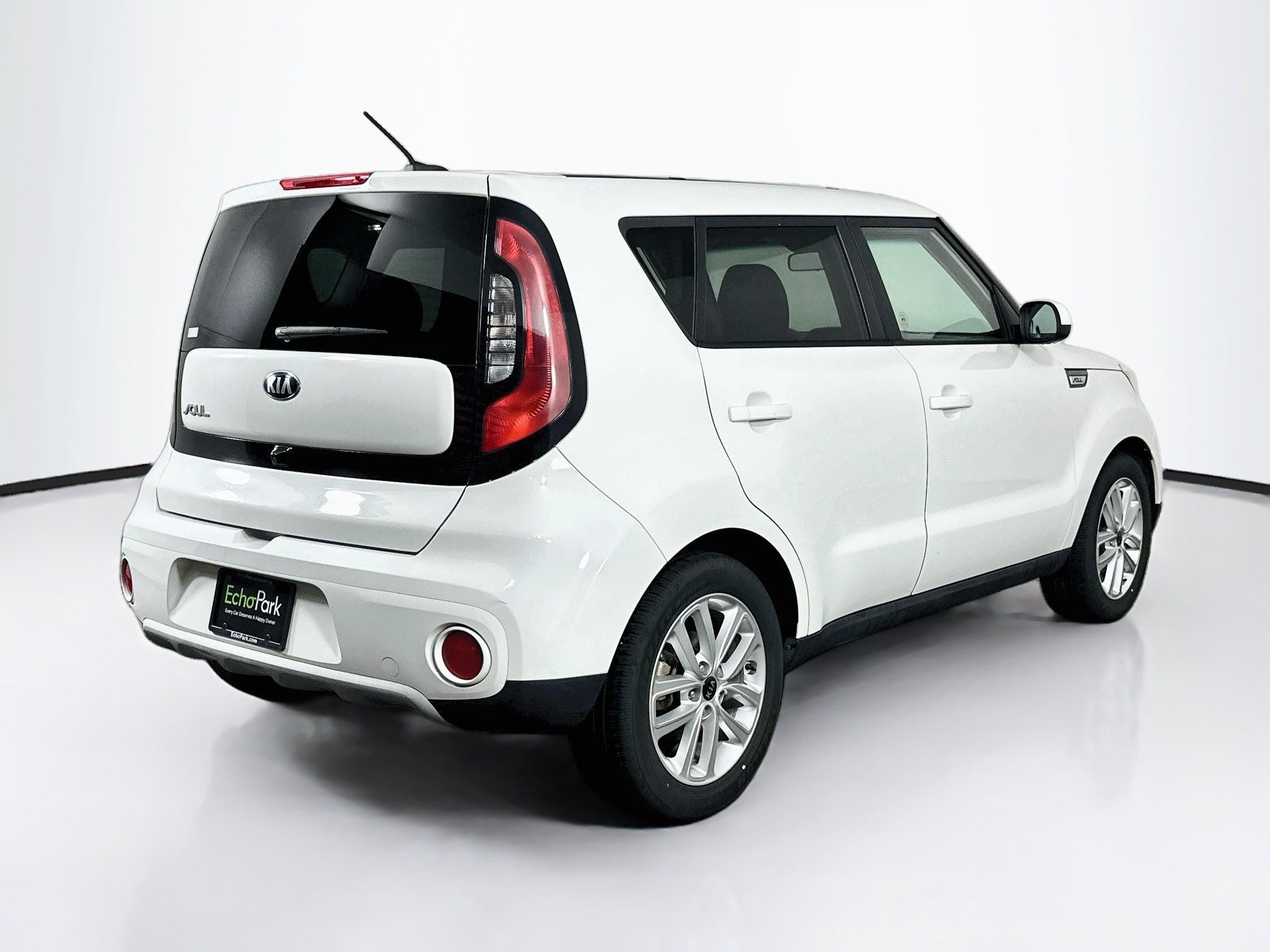 Used 2019 Kia Soul + FWD image 9