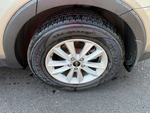 Used 2019 Kia Sorento AWD image 16