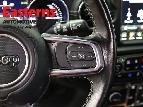 Used 2022 Jeep Wrangler Unlimited Sahara w/ Cold Weather Group AWD/4WD image 16