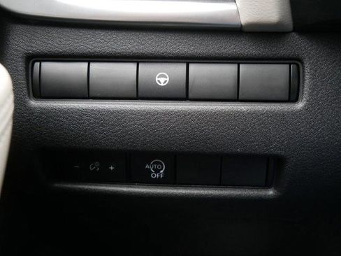 Certified 2023 Nissan Rogue SV image 28