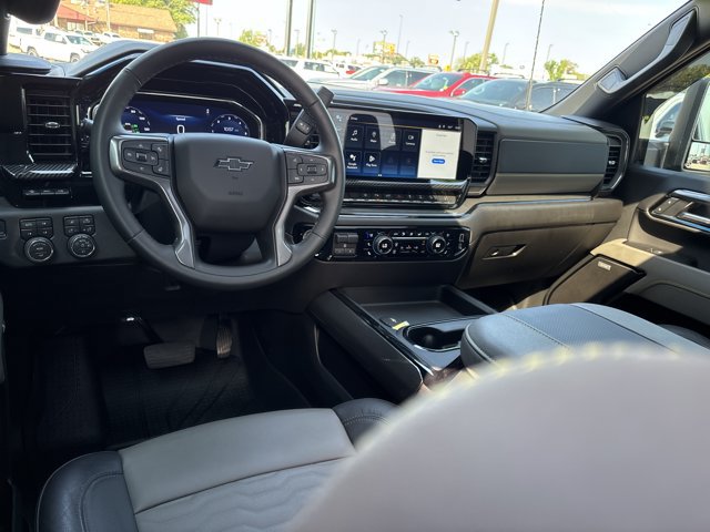 Used 2025 Chevrolet Silverado 2500 ZR2 w/ Technology Package AWD/4WD image 18