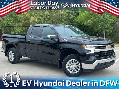 Used 2023 Chevrolet Silverado 1500 LT w/ Z71 Off-Road Package AWD/4WD image 1