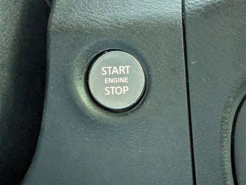 Used 2022 Nissan Frontier SV image 31