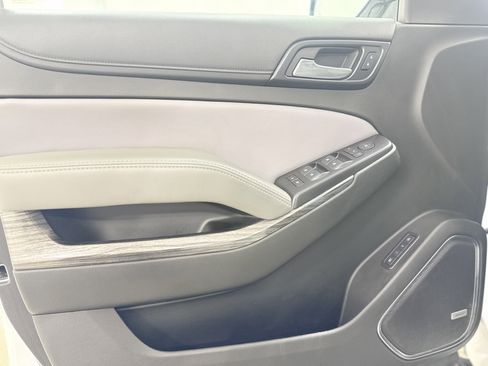 Used 2018 Chevrolet Suburban LT image 14