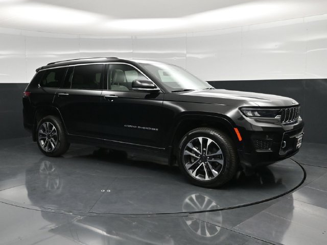 Used 2022 Jeep Grand Cherokee L Overland w/ Luxury Tech Group IV AWD/4WD image 3