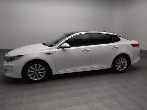 Used 2017 Kia Optima EX w/ Premium Package FWD image 2