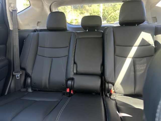Used 2023 Nissan Murano SV w/ SV Midnight Edition Package AWD/4WD image 34
