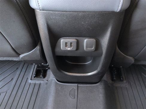 Used 2021 Chevrolet Colorado Z71 w/ Z71 Midnight Edition image 18