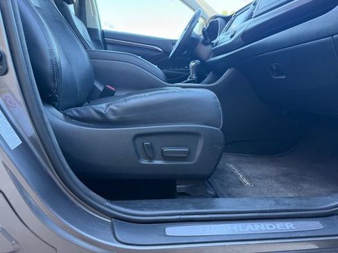 Used 2016 Toyota Highlander Limited FWD image 22