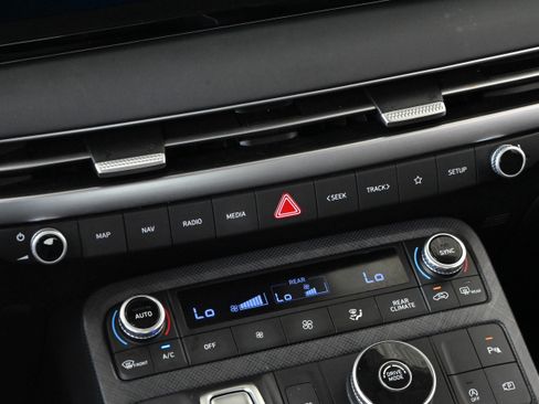 Used 2023 Hyundai Palisade Limited FWD image 21