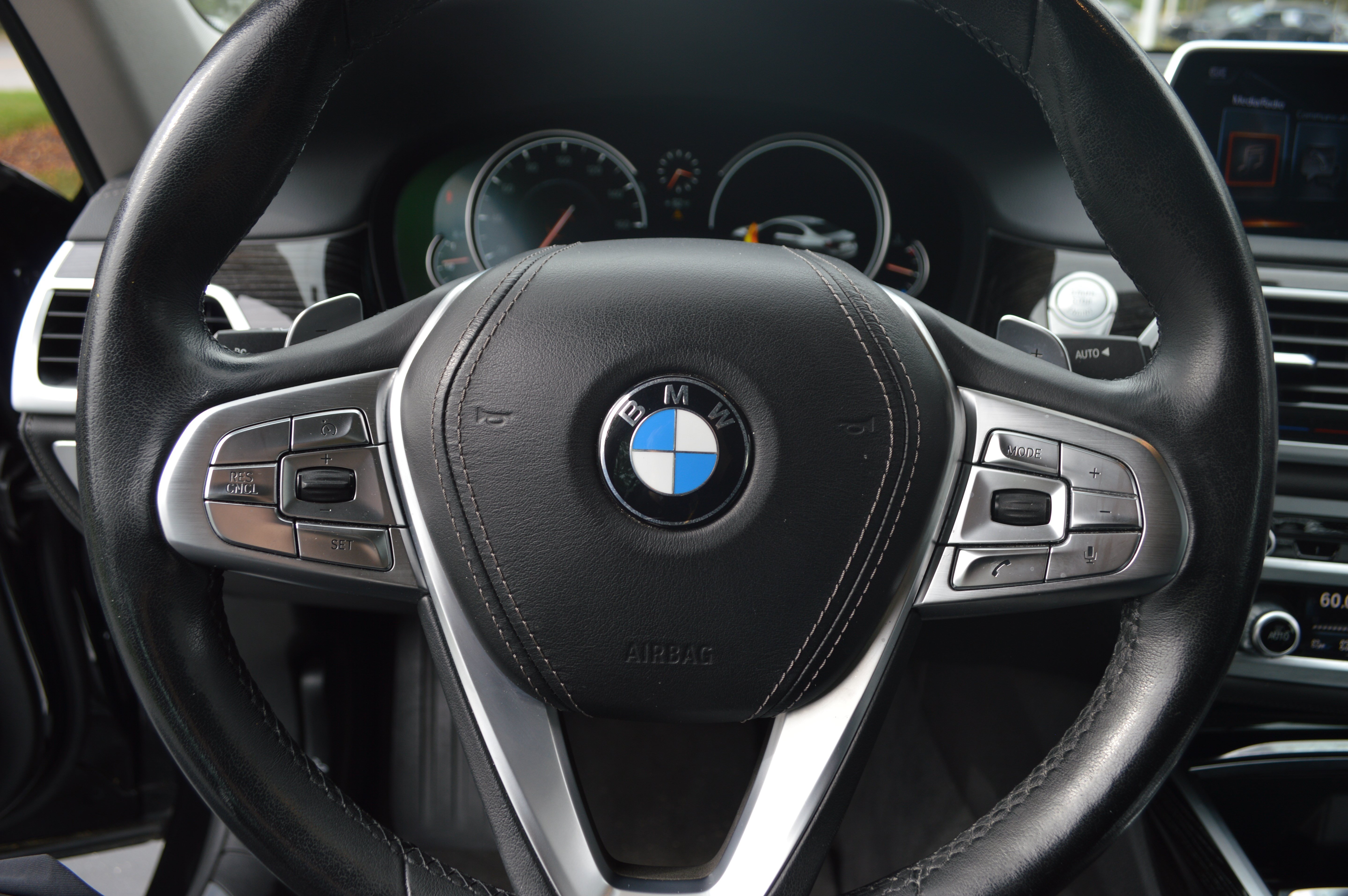 Used 2017 BMW 740i RWD image 11