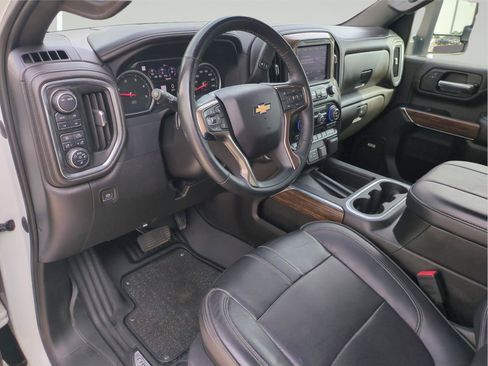 Used 2023 Chevrolet Silverado 2500 High Country w/ Safety Package II AWD/4WD image 5