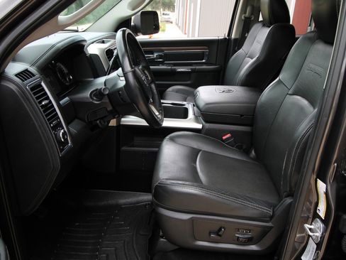 Used 2016 RAM 2500 Laramie w/ Sport Appearance Group AWD/4WD image 25