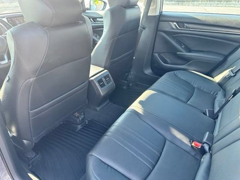 Used 2018 Honda Accord Touring image 21