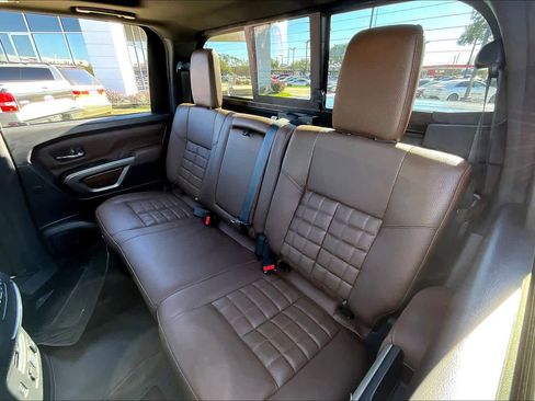 Certified 2023 Nissan Titan Platinum Reserve w/ Moonroof Package image 18