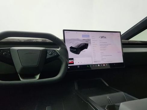 Used 2024 Tesla Cybertruck AWD Crew Cab image 75