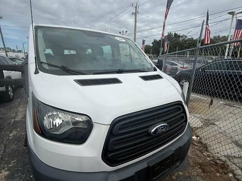 Used 2017 Ford Transit 150 XL image 4
