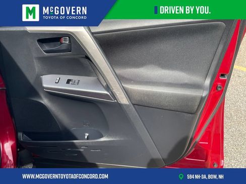 Used 2018 Toyota RAV4 LE w/ All Weather Liner Package AWD/4WD image 30