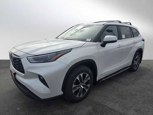 New 2026 Toyota Highlander XLE image 7