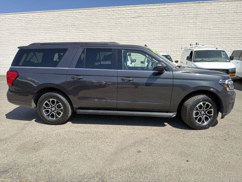 Used 2024 Ford Expedition Max XLT RWD image 3