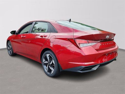 Used 2023 Hyundai Elantra SEL w/ Convenience Package image 4
