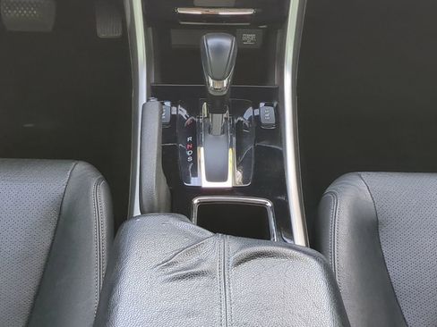 Used 2016 Honda Accord Touring image 19