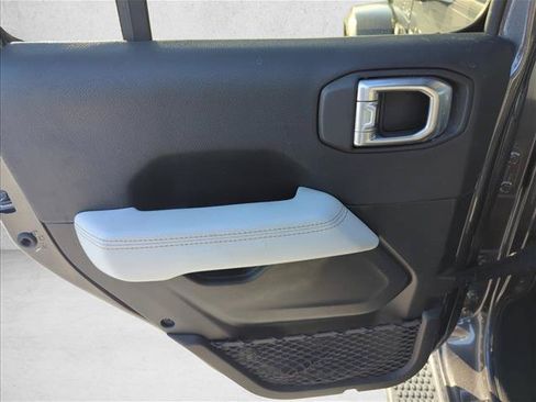 Used 2021 Jeep Wrangler Unlimited Sahara AWD/4WD image 9