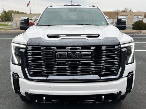 Used 2024 GMC Sierra 2500 Denali Ultimate w/ Max Trailering Package image 17