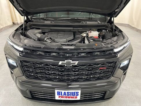 Used 2024 Chevrolet Traverse RS image 25