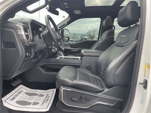 Certified 2025 Ford F350 Platinum w/ FX4 Off-Road Package image 16