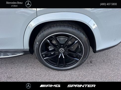 New 2026 Mercedes-Benz GLS 580 4MATIC image 9
