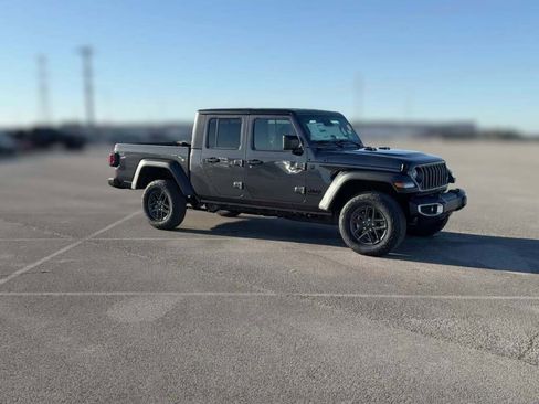 New 2026 Jeep Gladiator Sport image 16