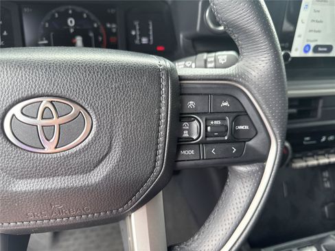 Used 2025 Toyota 4Runner SR5 RWD image 23