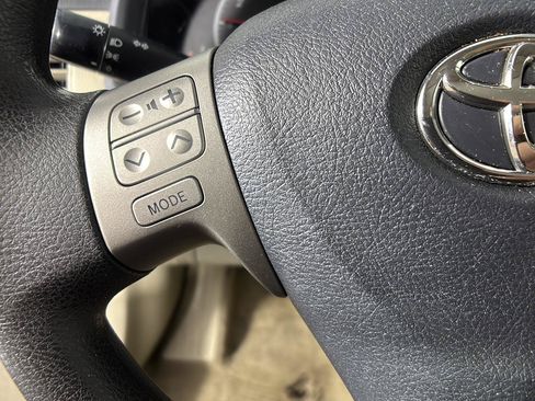 Used 2011 Toyota Corolla LE FWD image 25