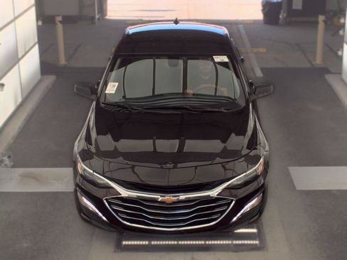 Used 2020 Chevrolet Malibu LS FWD image 2