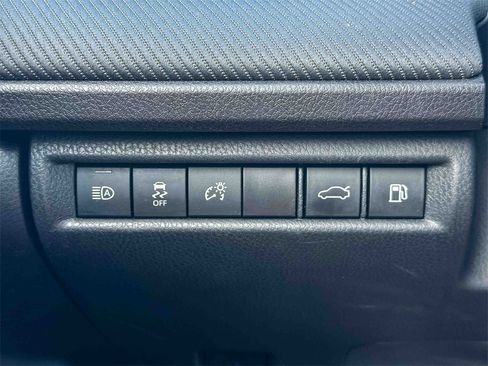 Used 2025 Toyota Camry SE image 34