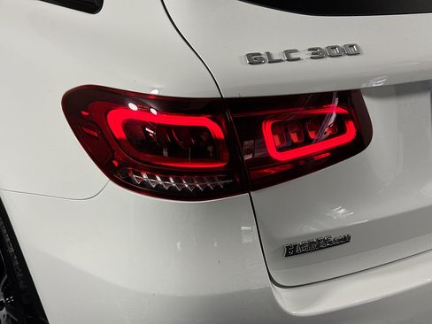 Used 2022 Mercedes-Benz GLC 300 w/ AMG Line image 36