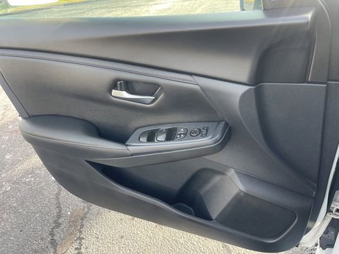 Certified 2023 Nissan Sentra SV image 9