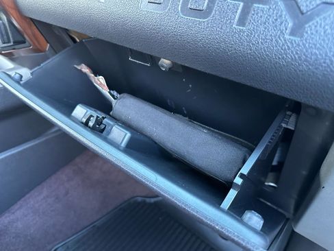 Used 2015 Ford F250 Lariat w/ Lariat Interior Package image 30