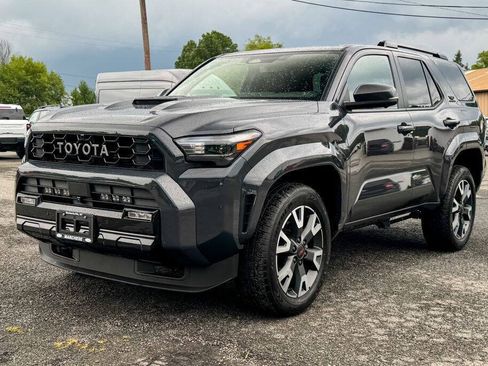 Used 2025 Toyota 4Runner 4WD image 7